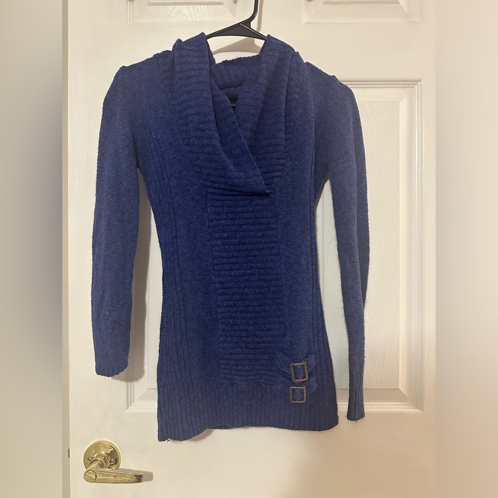 Le Chateau Women’s Sweater